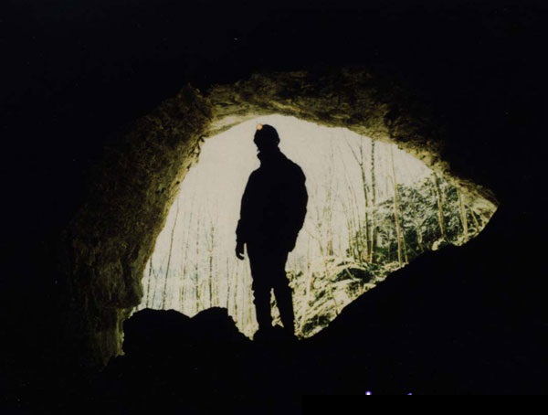 نشانه های گنج در غار